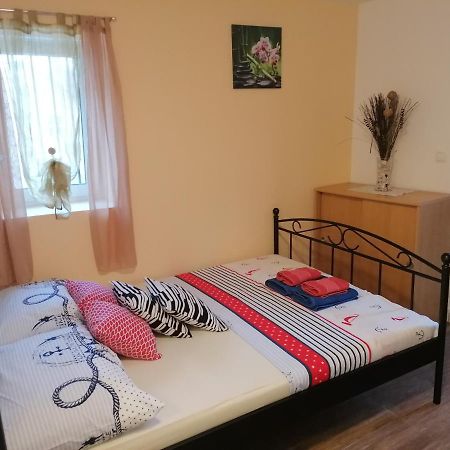 Apartamento Stone House Slatine Exterior foto