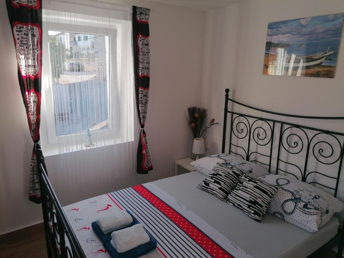 Apartamento Stone House Slatine Exterior foto