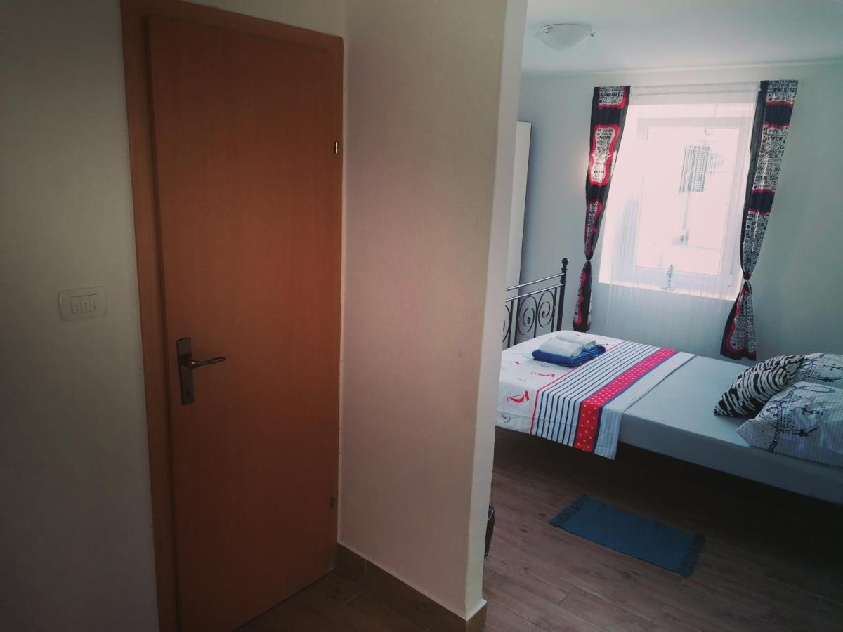 Apartamento Stone House Slatine Exterior foto